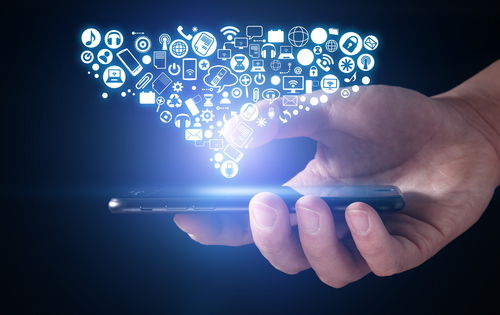 利用职务之便盗用手机号牟利，电商营业员被判拘役